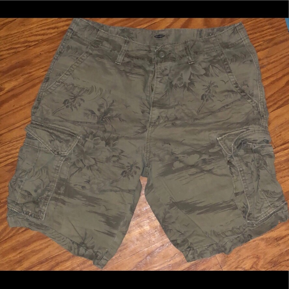 Men’s old navy cargo shorts